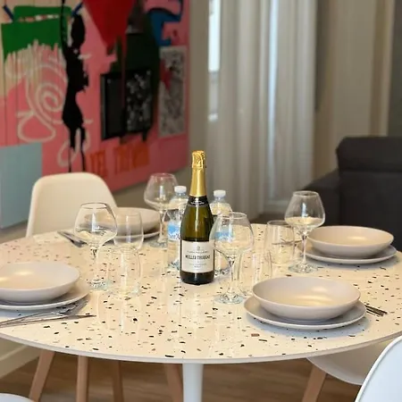 House Of Art - Downtown Apartment